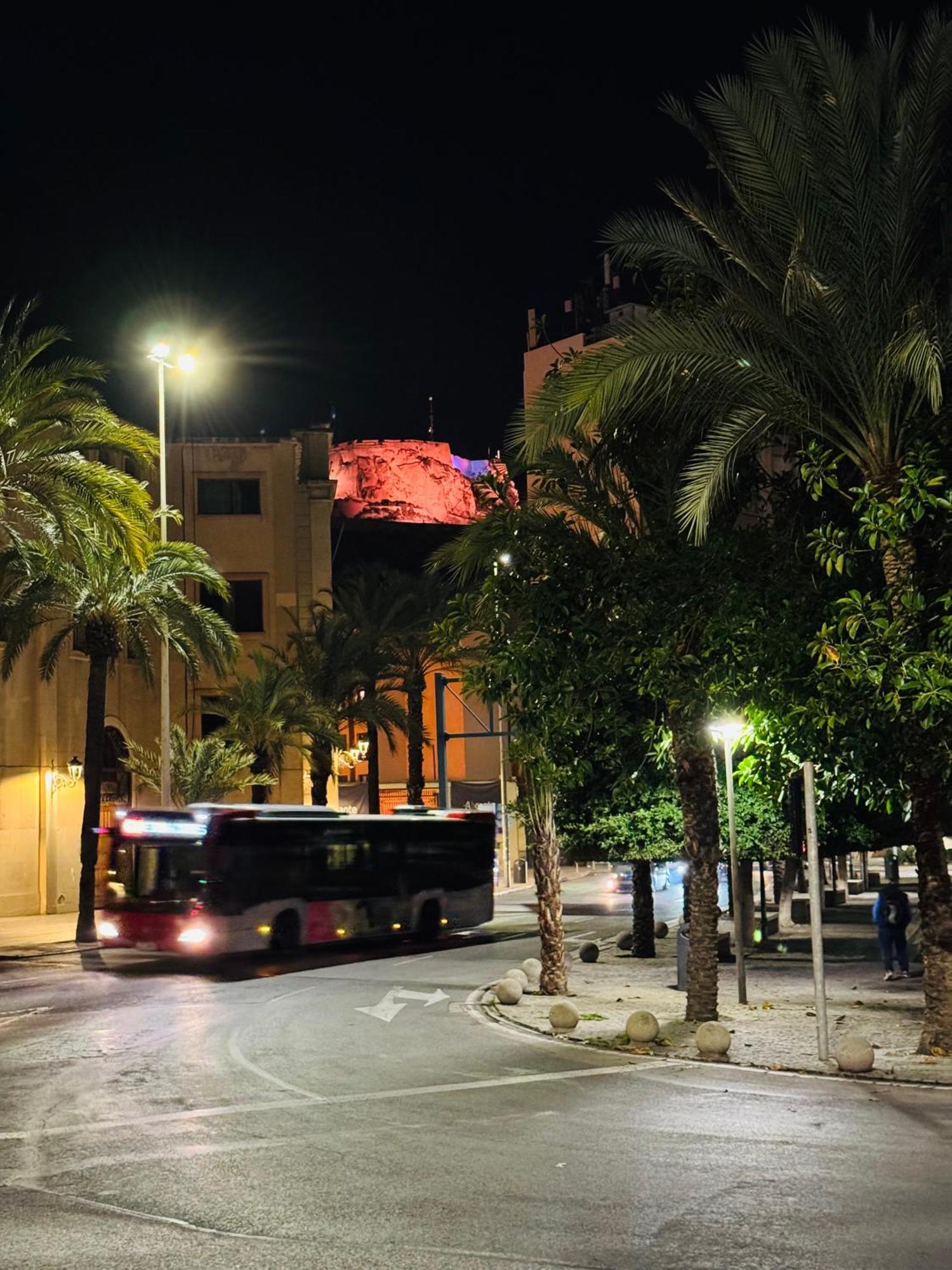 Luxury Apartments Near The Beach And Downtown Centrum 8 Alicante Zewnętrze zdjęcie